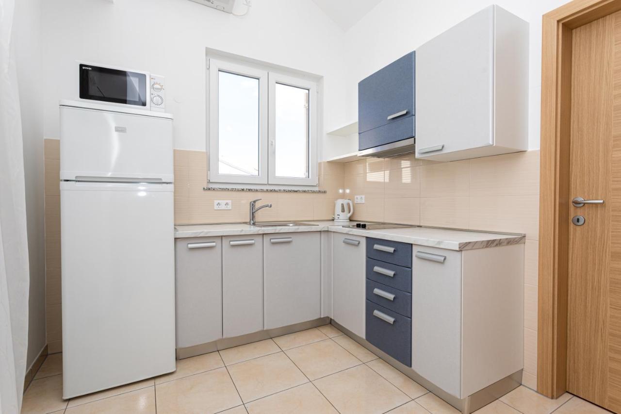 Apartments Crnekovic V Baska  Exterior photo